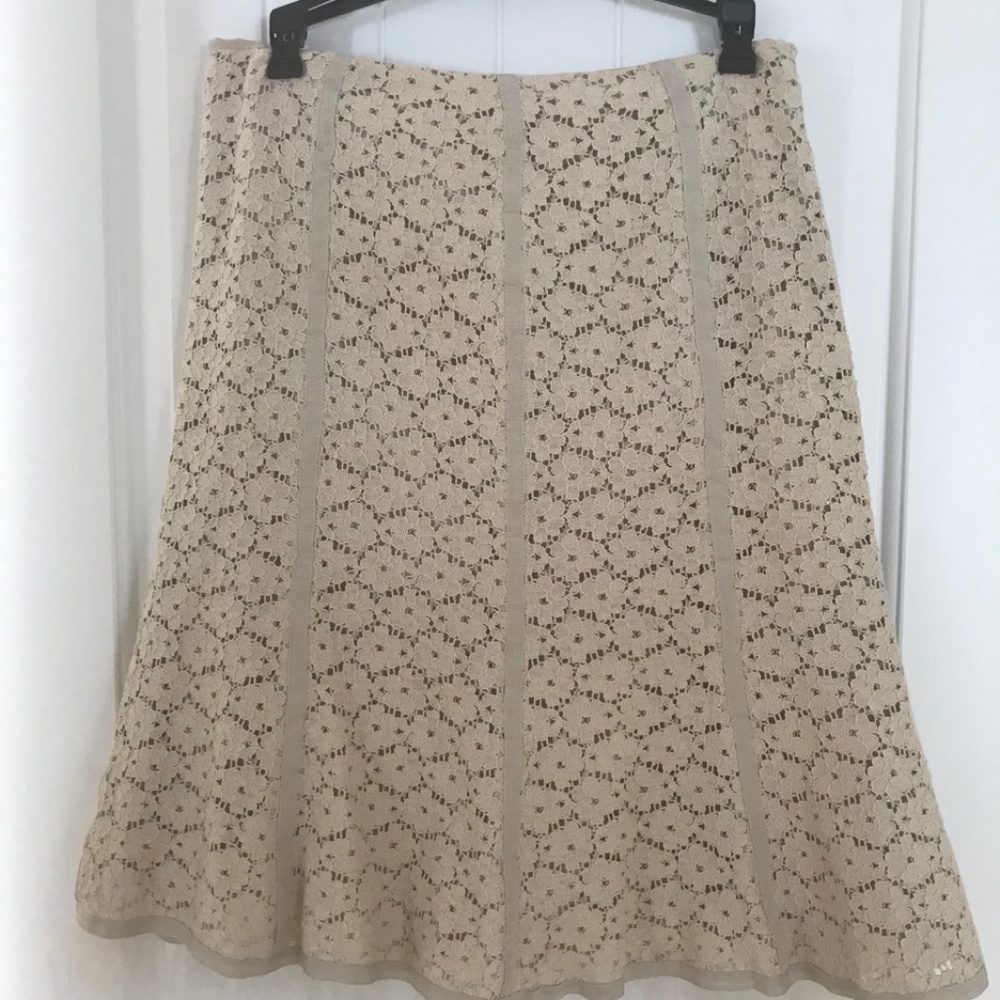 Lace skirt